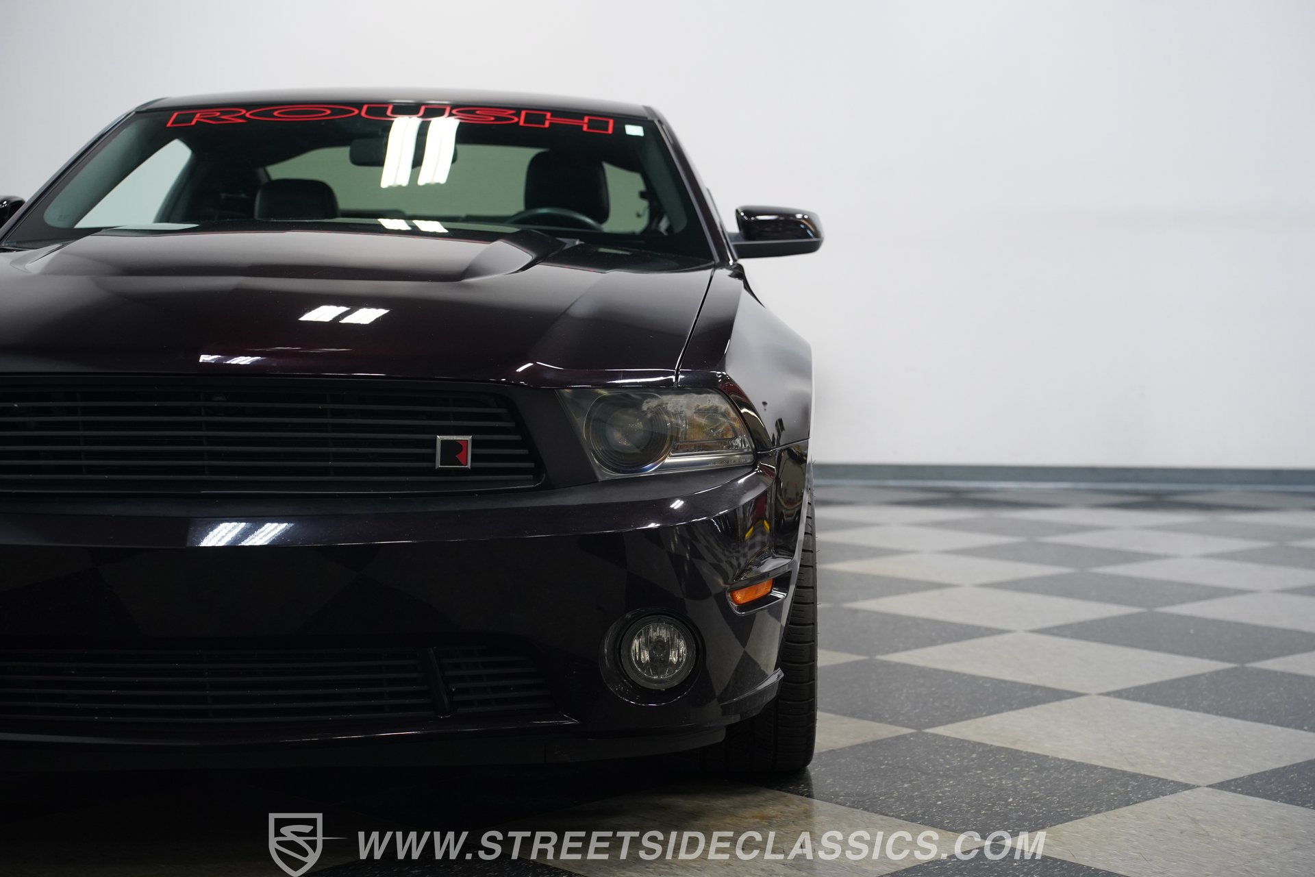 Used 2012 Ford Mustang GT Premium w/ HID Headlamps & Security Pkg RWD image 19