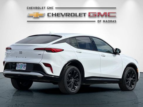 Used 2024 Buick Envista Sport Touring w/ Convenience I Package image 3