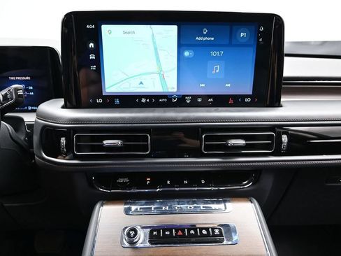 Used 2025 Lincoln Aviator Reserve w/ Equipment Group 201A AWD/4WD image 35