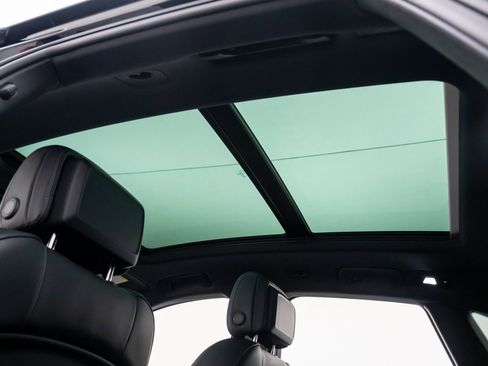 New 2026 Porsche Macan image 18