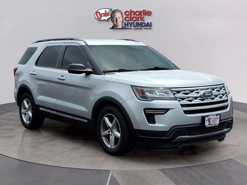 Used 2019 Ford Explorer XLT w/ Class III Trailer Tow Package FWD image 7