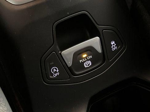 Used 2023 Jeep Renegade Trailhawk AWD/4WD image 34
