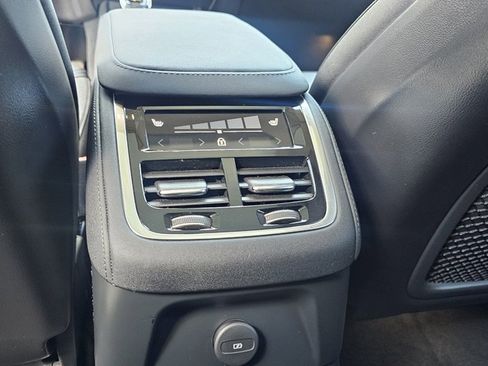 Certified 2025 Volvo XC90 T8 Plus w/ Protection Package Premier image 19
