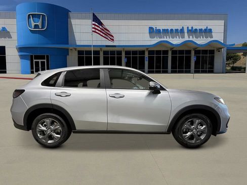 New 2026 Honda HR-V LX image 7