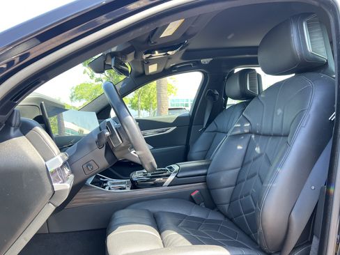 Certified 2024 BMW 760i xDrive AWD/4WD image 16