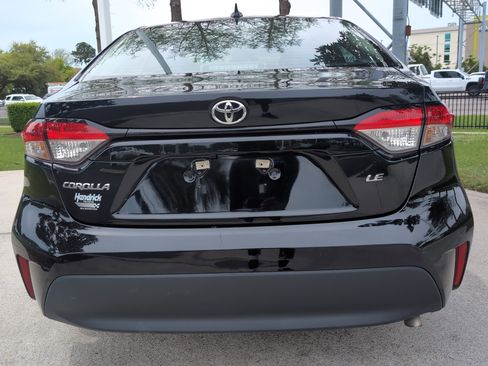Certified 2024 Toyota Corolla LE FWD image 9