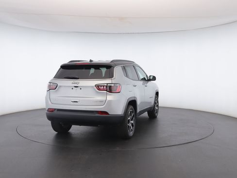 Used 2026 Jeep Compass Limited image 24