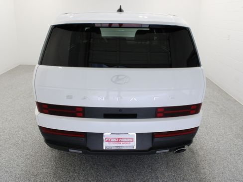 Used 2025 Hyundai Santa Fe SE FWD image 8