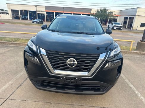 Used 2021 Nissan Rogue S FWD image 2