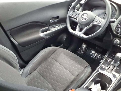 Used 2023 Nissan Kicks SV FWD image 9