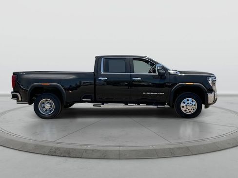 New 2026 GMC Sierra 3500 SLT w/ SLT Premium Package AWD/4WD image 9