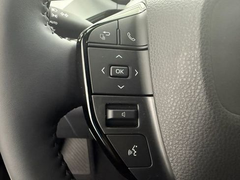 New 2026 Toyota Prius Plug-In Hybrid FWD image 10
