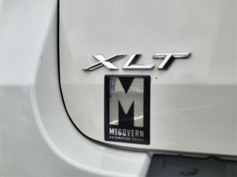 Used 2022 Ford Explorer XLT w/ Equipment Group 202A image 10