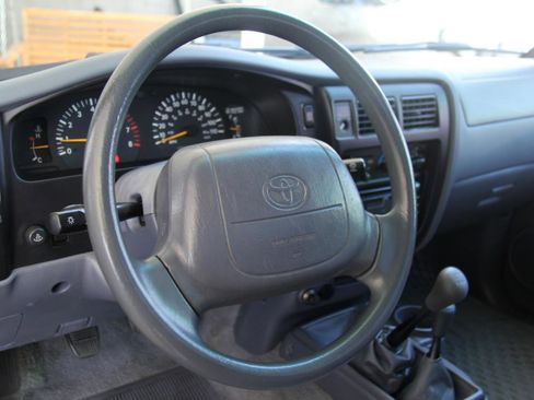 Used 2000 Toyota Tacoma 4x4 Regular Cab image 12