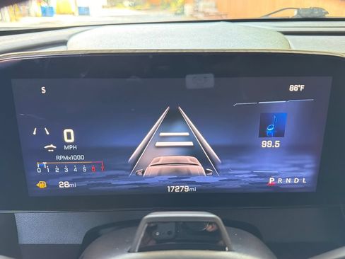 Used 2024 Chevrolet Traverse RS FWD image 26