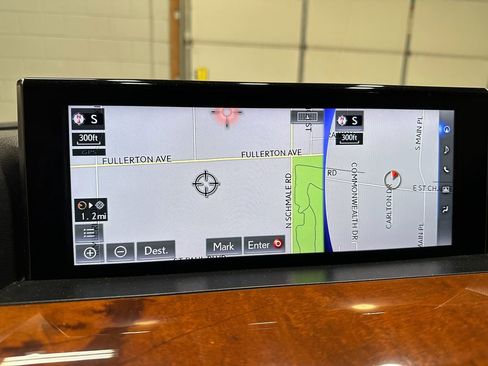 Used 2016 Lexus LX 570 4WD w/ Luxury Package image 41