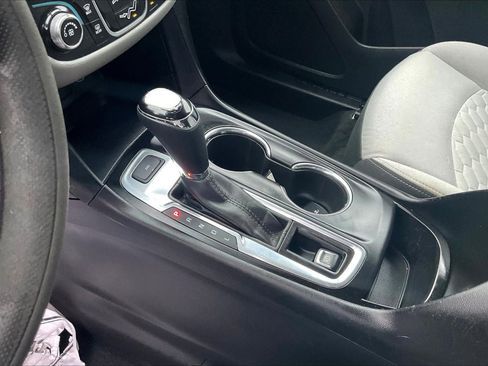 Used 2019 Chevrolet Equinox LS w/ LS Convenience Package image 17