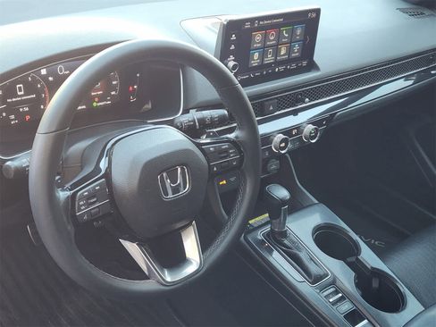 Used 2022 Honda Civic Sport Touring image 2