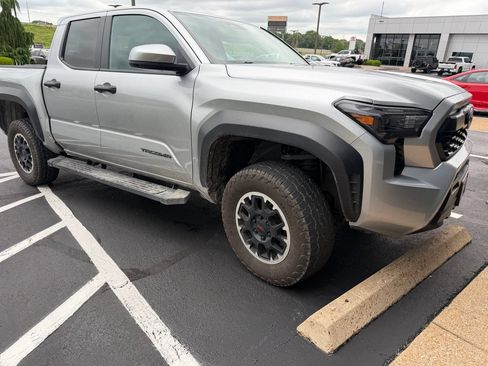 Used 2024 Toyota Tacoma TRD Off-Road AWD/4WD image 6