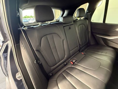 Used 2022 BMW X5 sDrive40i w/ M Sport Package image 34