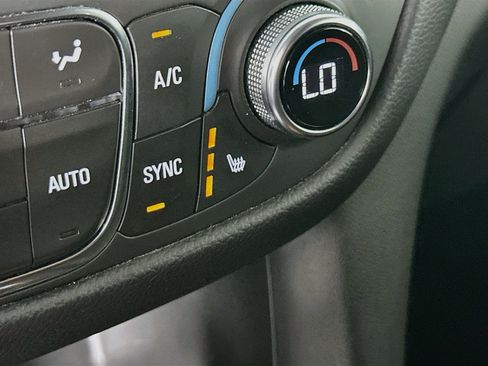 Used 2023 Chevrolet Equinox LT FWD image 26