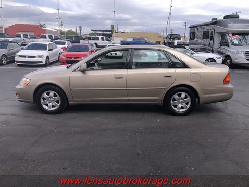 Used 2001 Toyota Avalon XLS image 5