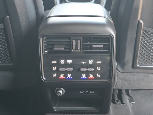 Certified 2026 Porsche Cayenne AWD/4WD image 23