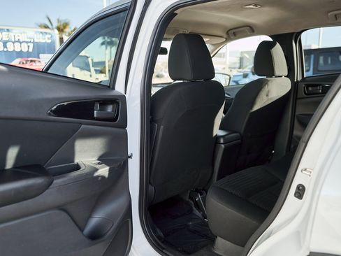 Used 2022 Mitsubishi Eclipse Cross ES image 16