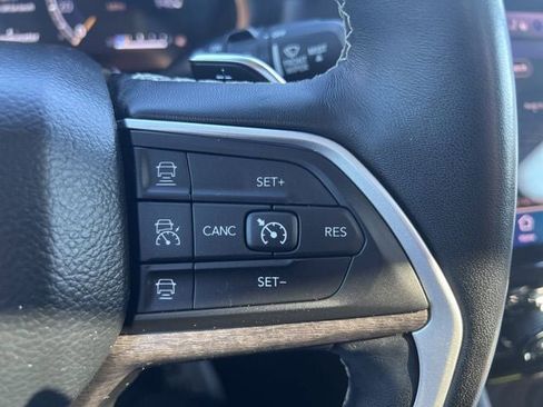 Certified 2022 Jeep Grand Cherokee L Limited AWD/4WD image 25