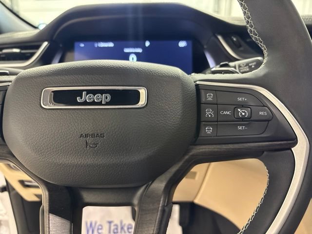 Used 2023 Jeep Grand Cherokee Limited w/ Luxury Tech Group II AWD/4WD image 15