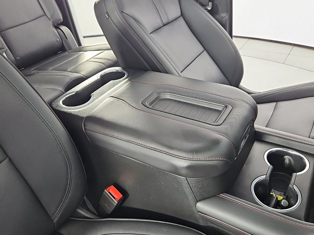 Used 2022 Chevrolet Suburban RST w/ Luxury Package RWD image 16