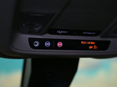 Used 2021 Chevrolet Equinox LS w/ LPO, Blackout Package image 41