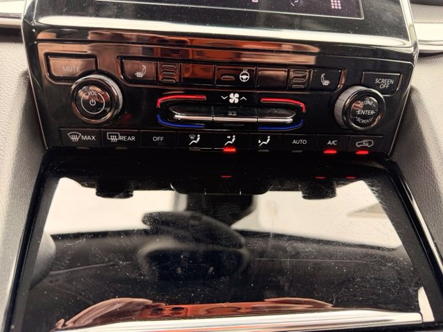 Used 2022 Jeep Grand Cherokee L Laredo w/ Luxury Tech Group I AWD/4WD image 21