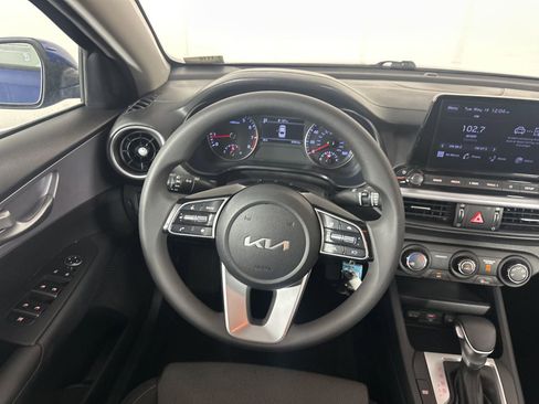 Used 2024 Kia Forte LXS w/ LXS Technology Package FWD image 11