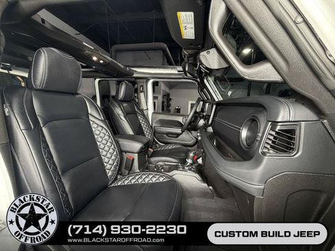 Used 2025 Jeep Wrangler Unlimited Rubicon 4xe w/ Safety Group AWD/4WD image 27