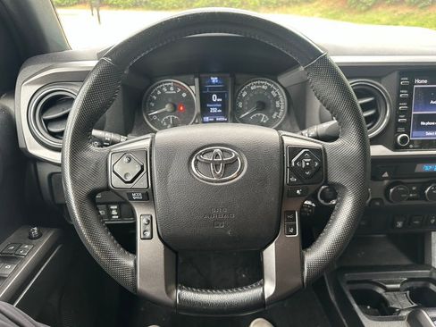 Used 2021 Toyota Tacoma TRD Sport AWD/4WD image 15