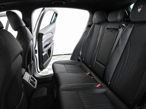 Used 2025 Maserati Grecale Modena image 24