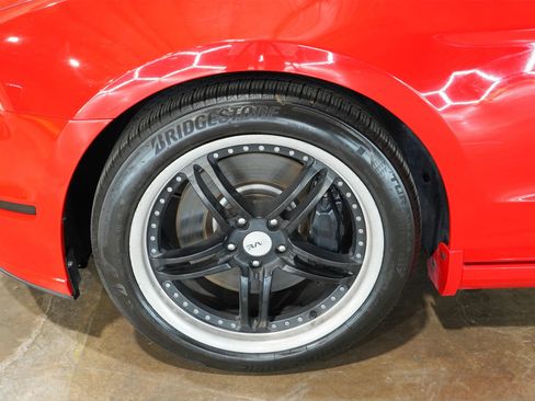 Used 2013 Ford Mustang GT Premium RWD image 44