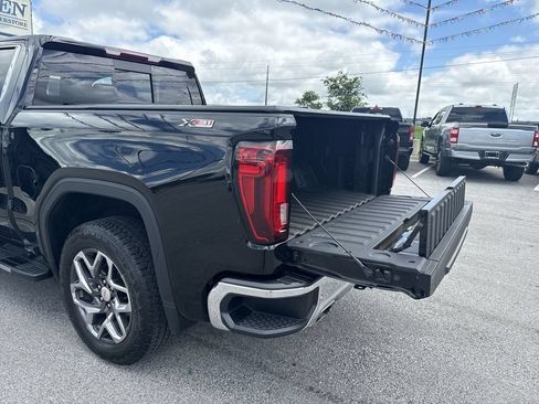 Used 2024 GMC Sierra 1500 SLT w/ SLT Premium Plus Package AWD/4WD image 33
