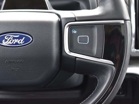 Certified 2025 Ford Expedition Platinum AWD/4WD image 16