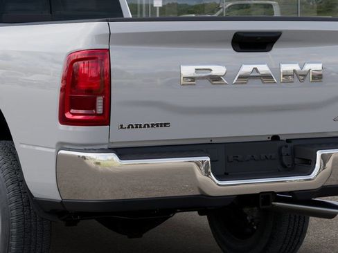New 2025 RAM 3500 Laramie AWD/4WD image 13
