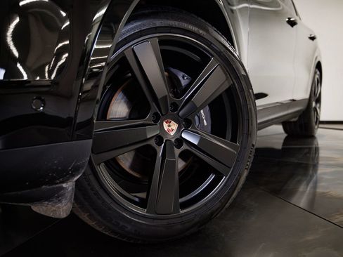 Certified 2026 Porsche Cayenne AWD/4WD image 12