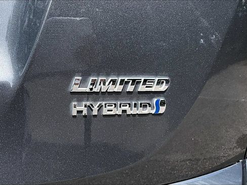 Used 2018 Toyota RAV4 Limited w/ Advanced Technology Package AWD/4WD image 21
