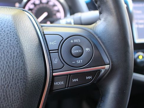 Used 2018 Toyota Camry XLE FWD image 21