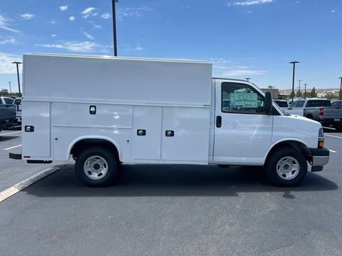 New 2025 Chevrolet Express 3500 w/ Power Convenience Package image 6