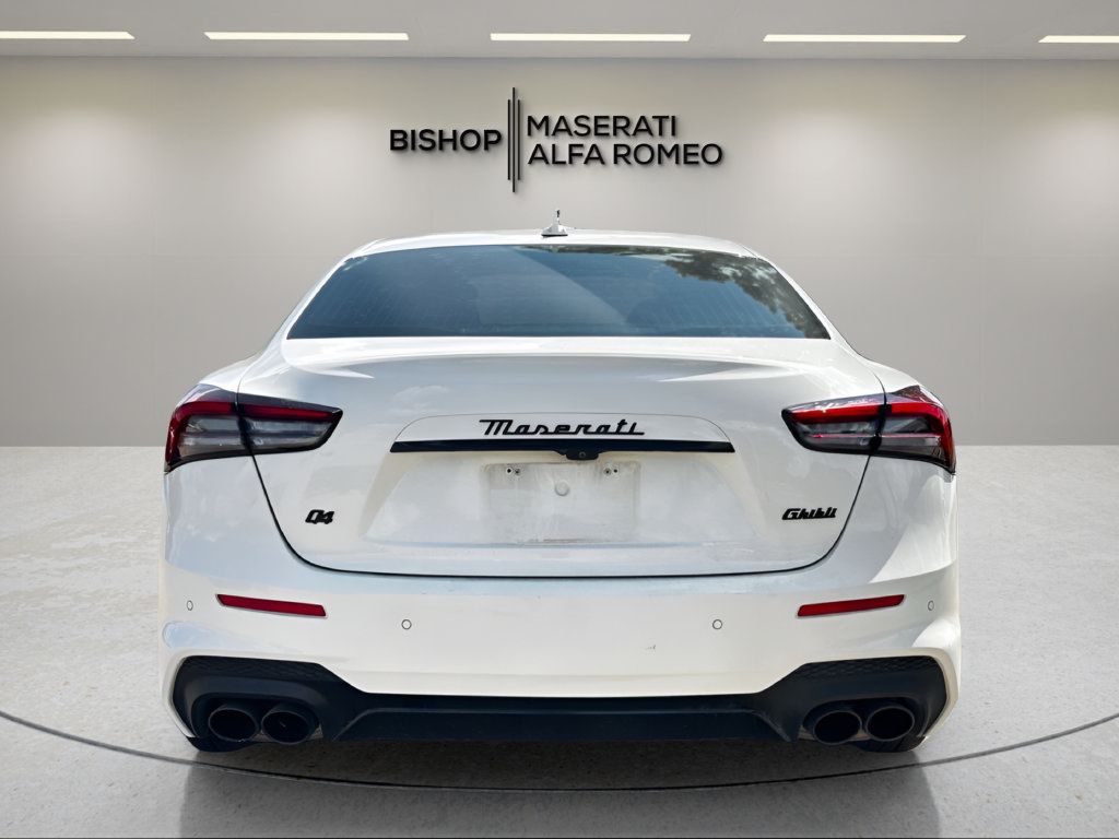 Used 2022 Maserati Ghibli Modena Q4 AWD/4WD image 4