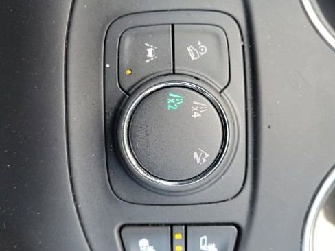 Used 2024 GMC Terrain SLT AWD/4WD image 6