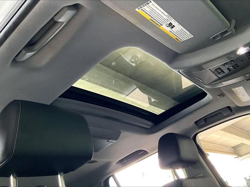 Used 2015 Chevrolet Tahoe LTZ RWD image 13
