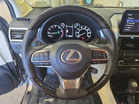 Used 2023 Lexus GX 460 Premium w/ Accessory Package AWD/4WD image 22