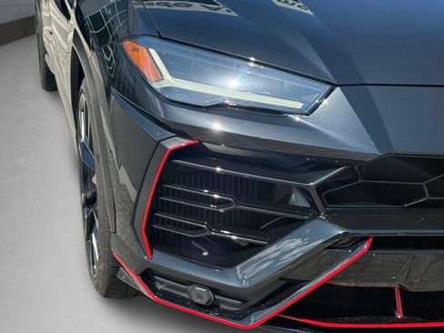 Used 2021 Lamborghini Urus AWD/4WD image 21